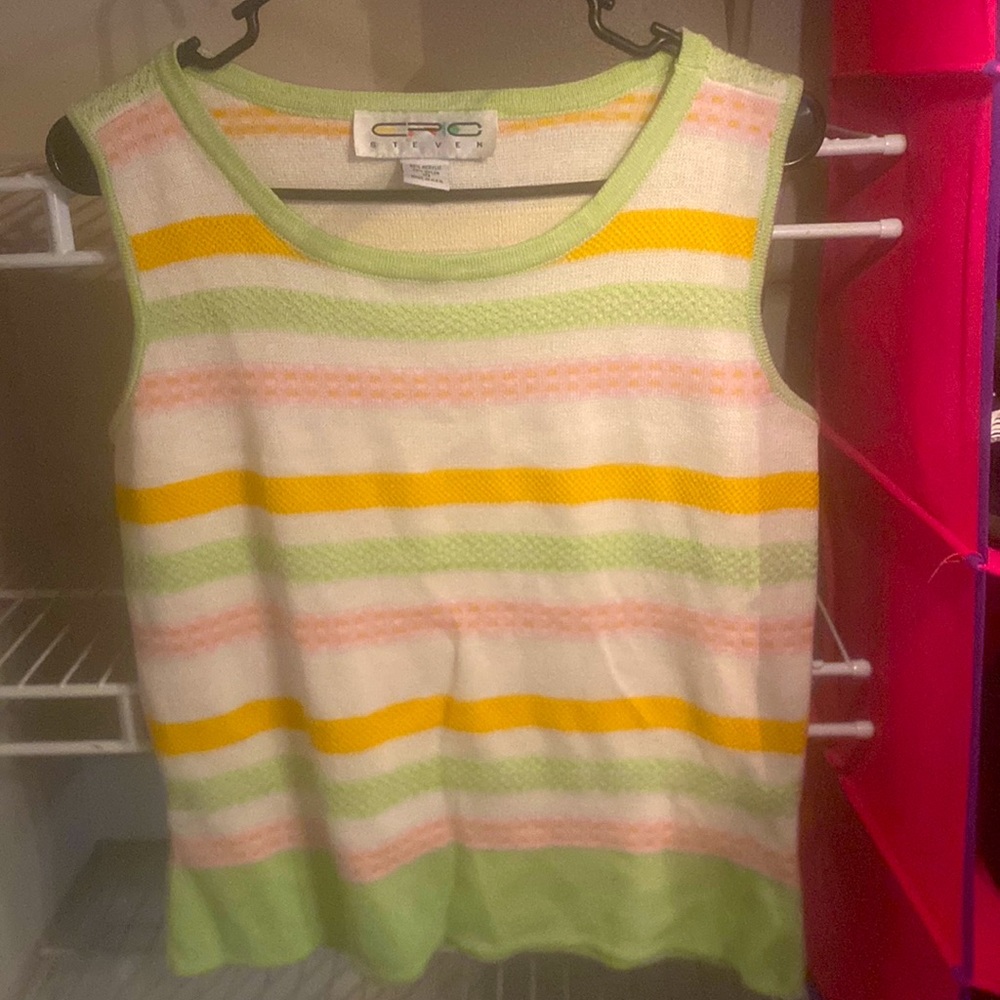 Sweater vest